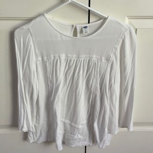 Elegant white long-sleeve shirt